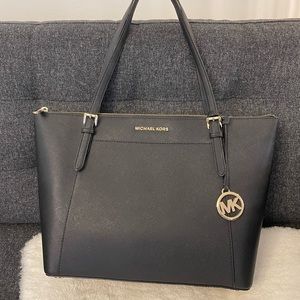 Michael Kors Jet Set Tote